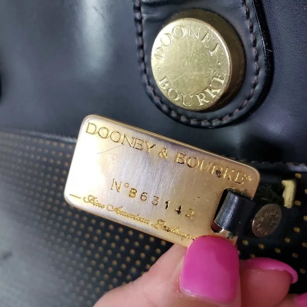 Vintage Dooney & Bourke black perforated leather large shoulder bag - Picture 4 of 13